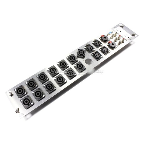 Tablero Panel 2U para rack, 20 puertos chasis tipo Neutrik XLR / Speakon / D + 6 puertos 1/4 + DSUB  + toma eléctrica 